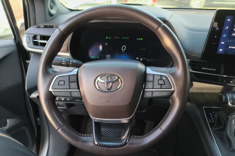 Used Toyota SIENNA 2021 2.5L Hybrid Platinum Edition Steering Wheel