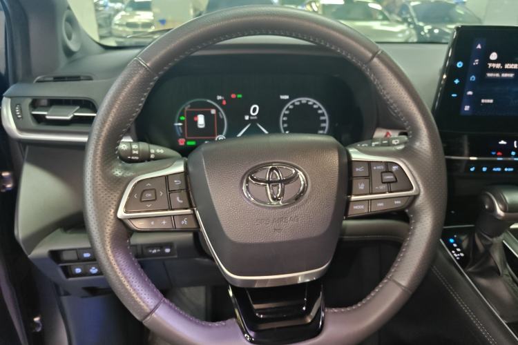 Used Toyota SIENNA 2021 2.5L Hybrid Platinum Edition Steering Wheel