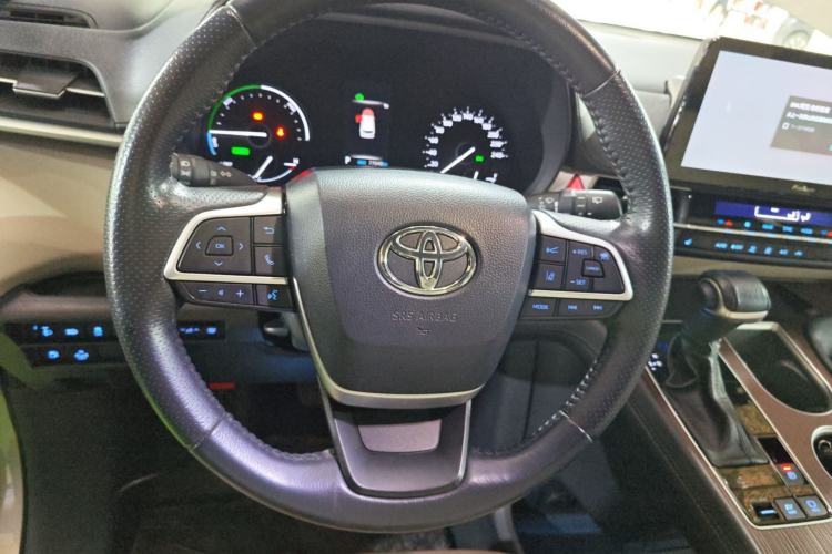 Used Toyota SIENNA 2021 2.5L Hybrid Luxury Edition Steering Wheel