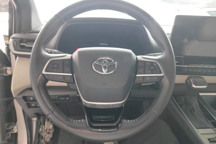 Used Toyota SIENNA 2021 2.5L Hybrid Premium Edition Steering Wheel