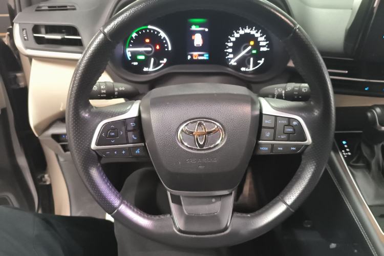 Used Toyota SIENNA 2021 2.5L Hybrid Luxury Edition Steering Wheel