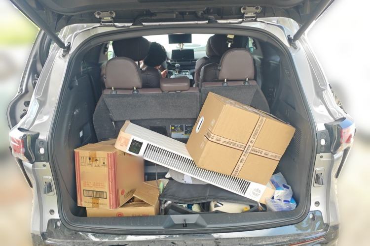 Used Toyota SIENNA 2021 2.5L Hybrid Platinum Edition Trunk