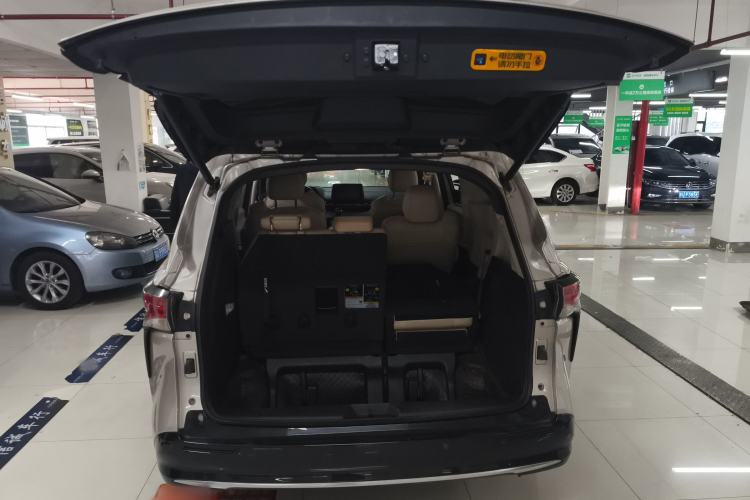 Used Toyota SIENNA 2021 2.5L Hybrid Luxury Edition Trunk