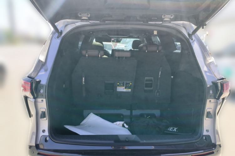 Used Toyota SIENNA 2021 2.5L Hybrid Platinum Edition Trunk