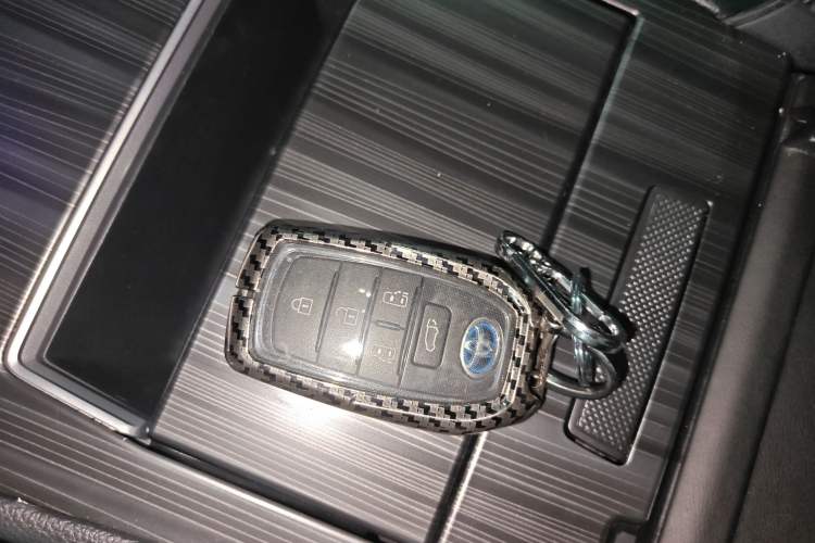 Used Toyota SIENNA 2021 2.5L Hybrid Platinum Edition Vehicle Key