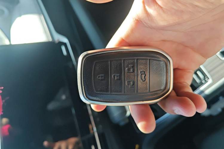 Used Toyota SIENNA 2021 2.5L Hybrid Platinum Edition Vehicle Key