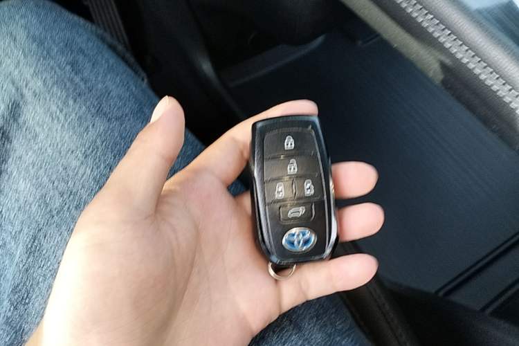 Used Toyota SIENNA 2021 2.5L Hybrid Ultimate Edition Vehicle Key