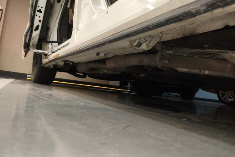 Used Toyota SIENNA  Chassis Front Right