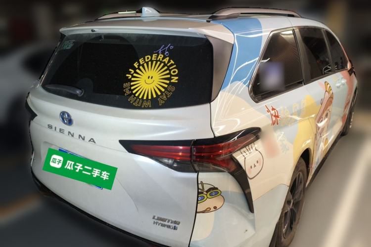 Used Toyota SIENNA  Rear Right 45 Deg