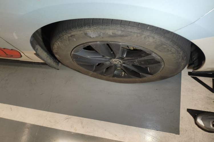 Used Toyota SIENNA  Right Front Wheel Hub