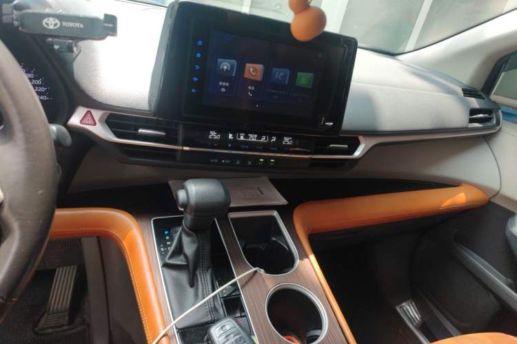 Used Toyota SIENNA 2021 2.5L Hybrid Comfort Edition Audio And AC Panel