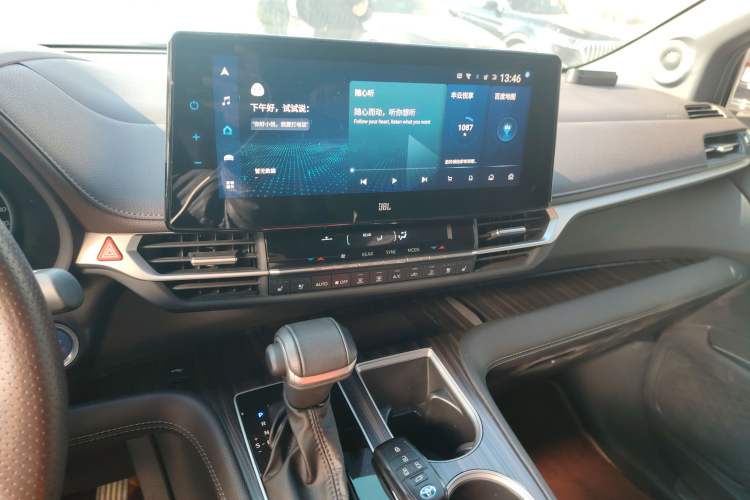 Used Toyota SIENNA 2021 2.5L Hybrid Platinum Edition Audio And AC Panel