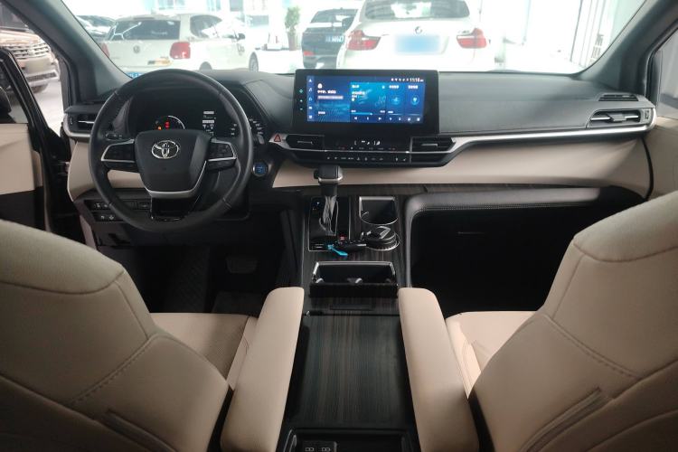 Used Toyota SIENNA 2021 2.5L Hybrid Premium Edition Center Console