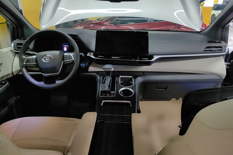 Used Toyota SIENNA 2021 2.5L Hybrid Premium Edition Center Console