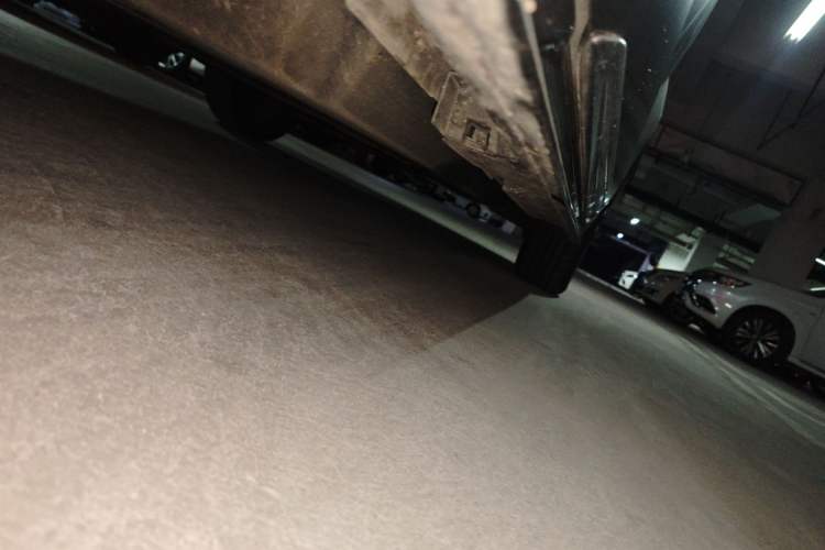 Used Toyota SIENNA 2021 2.5L Hybrid Platinum Edition Chassis Front Left