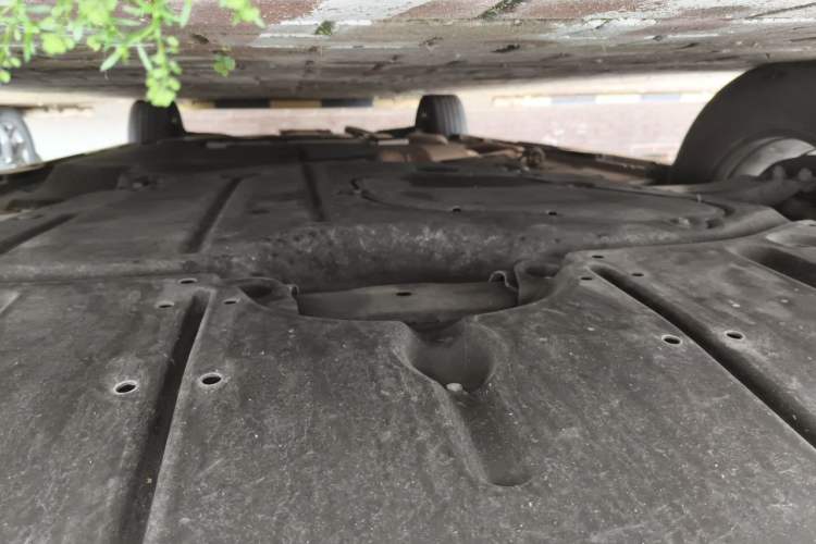 Used Toyota SIENNA 2021 2.5L Hybrid Premium Edition Chassis Front