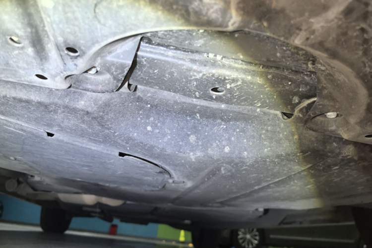 Used Toyota SIENNA 2021 2.5L Hybrid Comfort Edition Chassis Front