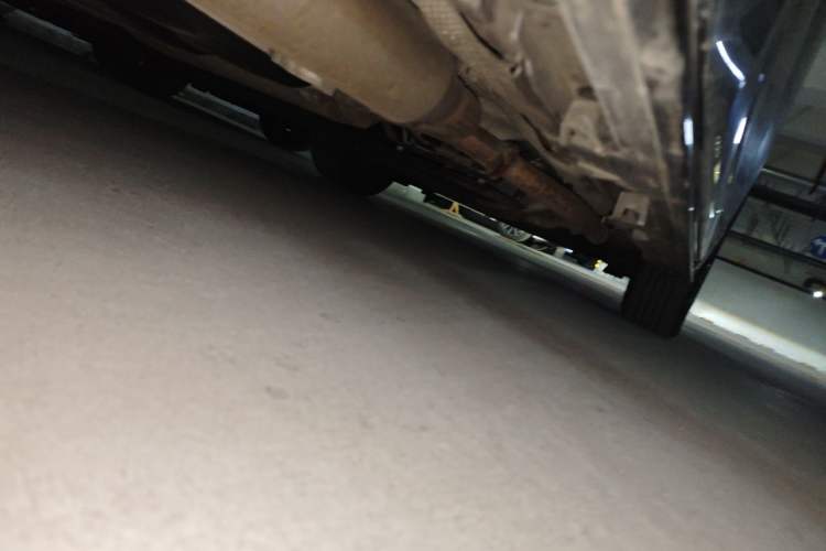 Used Toyota SIENNA 2021 2.5L Hybrid Platinum Edition Chassis Rear Right
