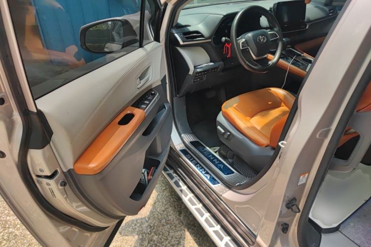 Used Toyota SIENNA 2021 2.5L Hybrid Comfort Edition Driver Seat