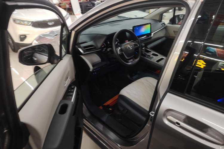 Used Toyota SIENNA 2021 2.5L Hybrid Comfort Edition Driver Seat