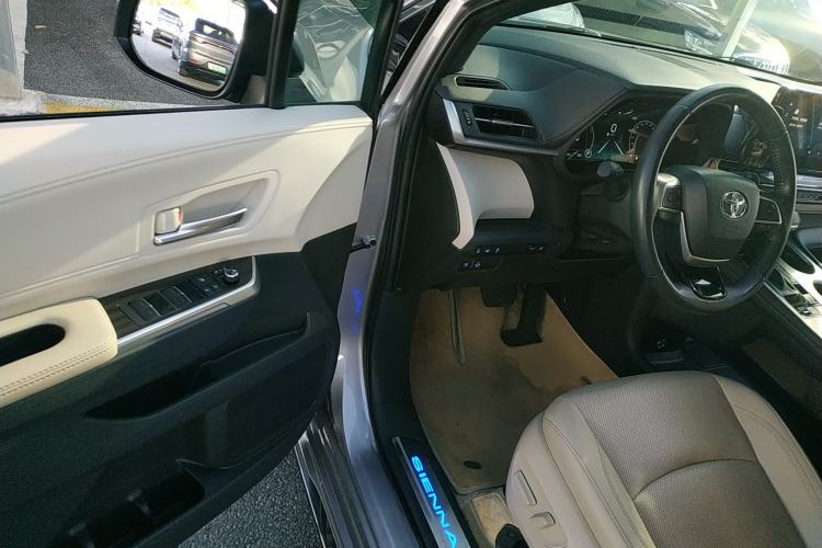 Used Toyota SIENNA 2021 2.5L Hybrid Ultimate Edition Driver Seat