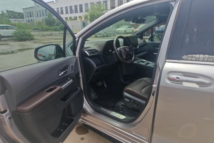 Used Toyota SIENNA 2021 2.5L Hybrid Platinum Edition Driver Seat