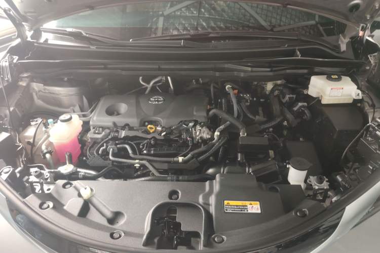 Used Toyota SIENNA 2021 2.5L Hybrid Premium Edition Engine Bay