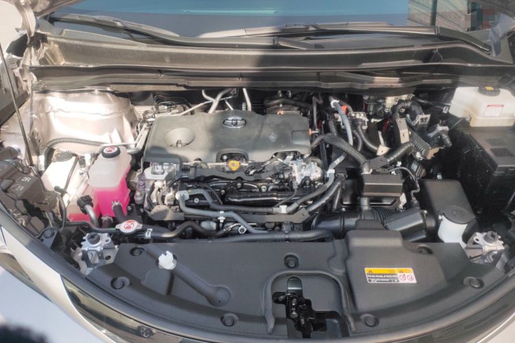 Used Toyota SIENNA 2021 2.5L Hybrid Premium Edition Engine Bay