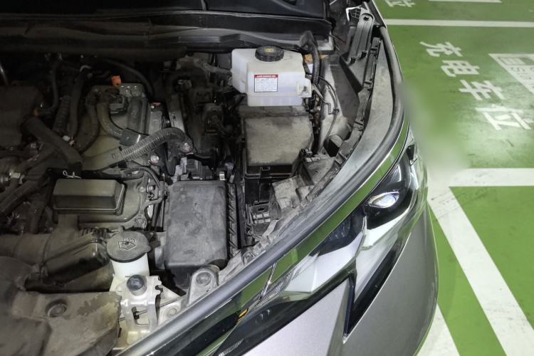 Used Toyota SIENNA 2021 2.5L Hybrid Comfort Edition Engine Bay Left