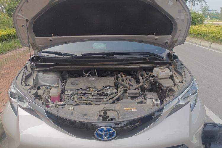 Used Toyota SIENNA 2021 2.5L Hybrid Luxury Edition Engine Bay