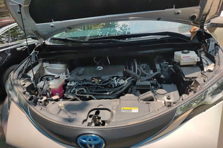 Used Toyota SIENNA 2021 2.5L Hybrid Comfort Edition Engine Bay