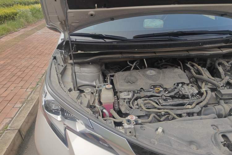 Used Toyota SIENNA 2021 2.5L Hybrid Luxury Edition Engine Bay Right