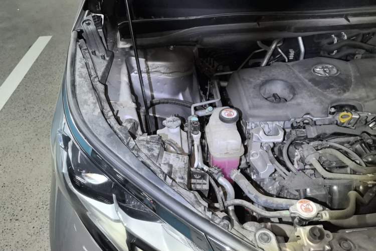 Used Toyota SIENNA 2021 2.5L Hybrid Comfort Edition Engine Bay Right