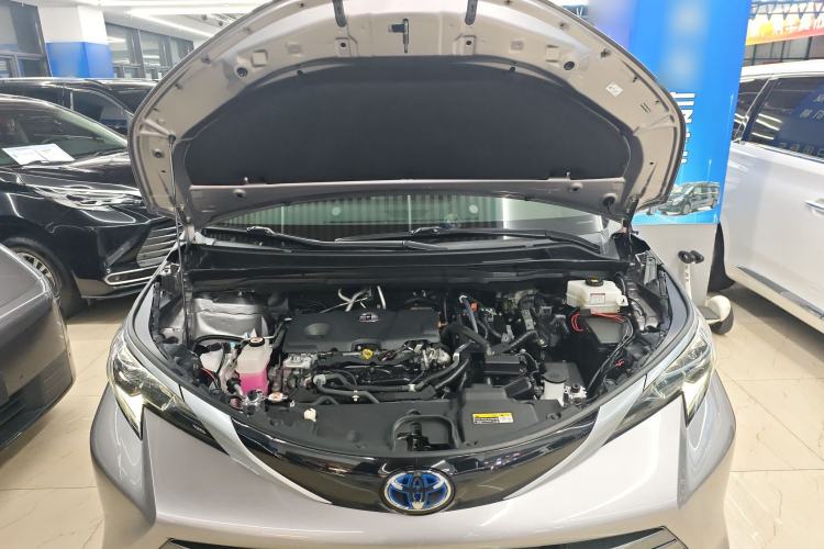 Used Toyota SIENNA 2021 2.5L Hybrid Premium Edition Engine Bay