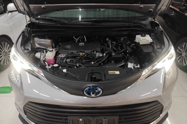 Used Toyota SIENNA 2021 2.5L Hybrid Comfort Edition Engine Bay