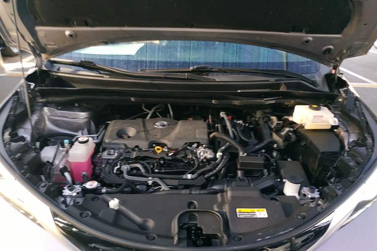 Used Toyota SIENNA 2021 2.5L Hybrid Ultimate Edition Engine Bay