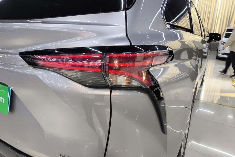 Used Toyota SIENNA 2021 2.5L Hybrid Premium Edition Exterior 1