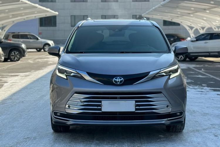 Used Toyota SIENNA 2021 2.5L Hybrid Platinum Edition Exterior 1