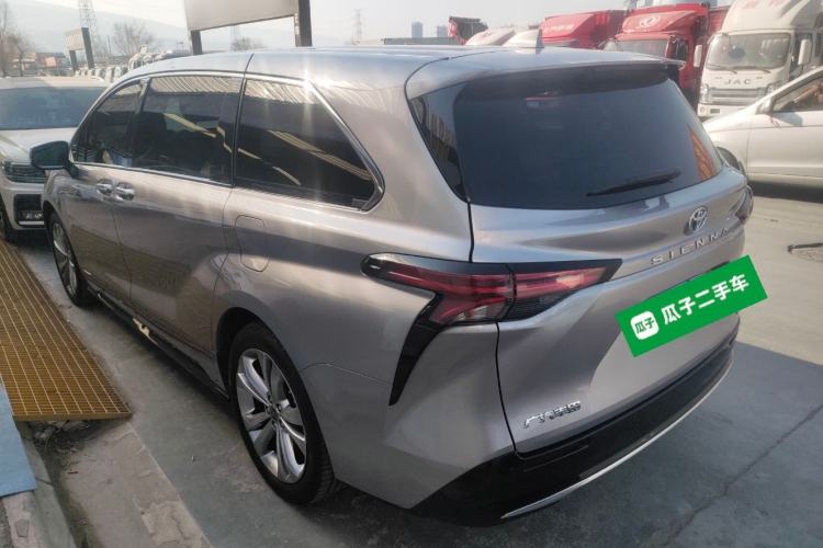 Used Toyota SIENNA 2021 2.5L Hybrid Premium Edition Exterior 3