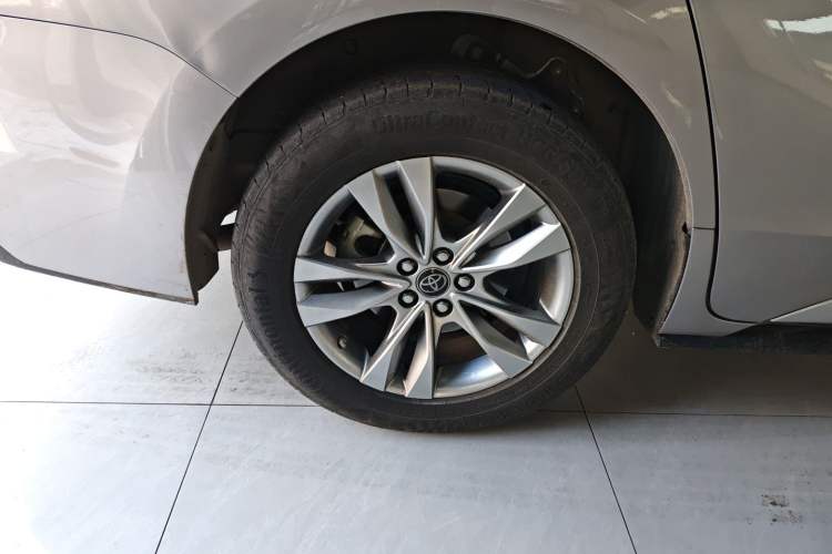 Used Toyota SIENNA 2021 2.5L Hybrid Platinum Edition Exterior 3