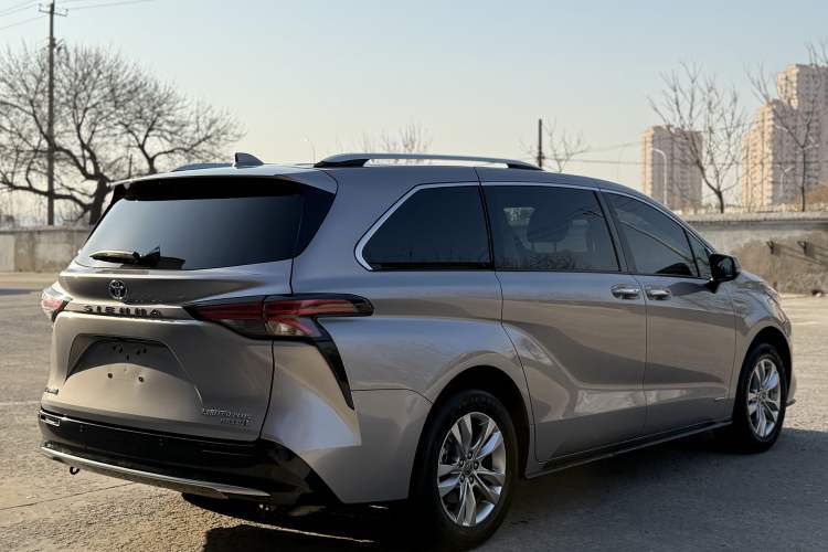 Used Toyota SIENNA 2021 2.5L Hybrid Ultimate Edition Exterior 3