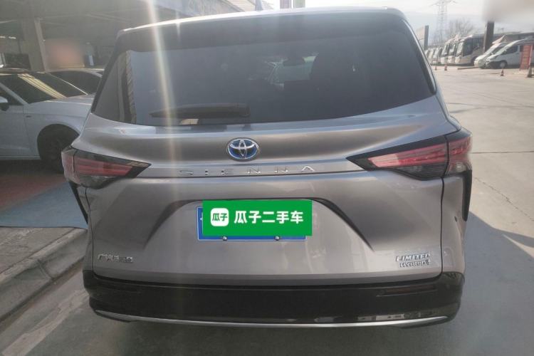 Used Toyota SIENNA 2021 2.5L Hybrid Premium Edition Exterior 4