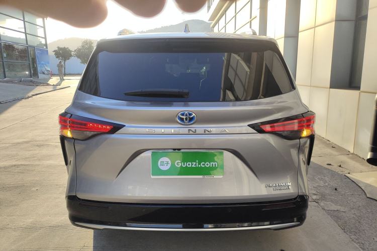 Used Toyota SIENNA 2021 2.5L Hybrid Platinum Edition Exterior 4