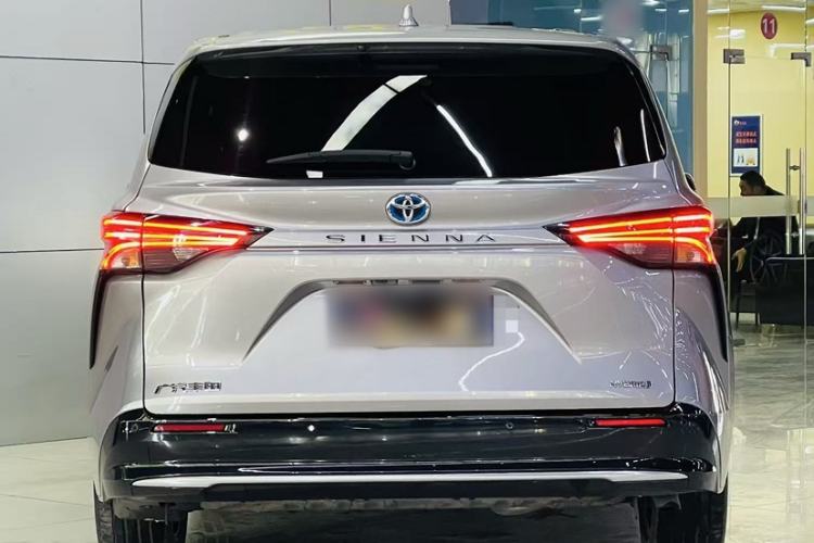 Used Toyota SIENNA 2021 2.5L Hybrid Premium Edition Exterior 5