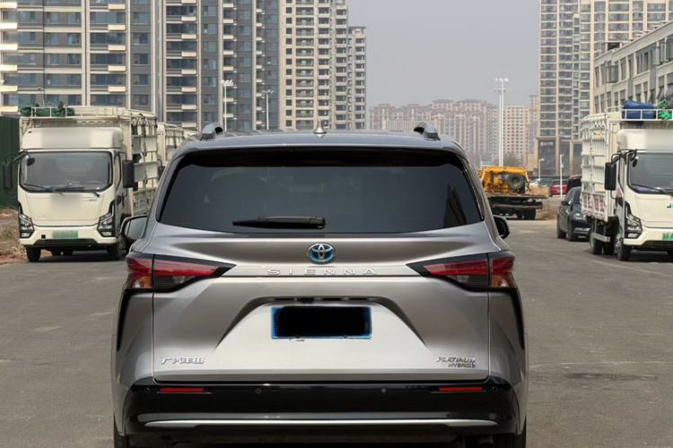 Used Toyota SIENNA 2021 2.5L Hybrid Platinum Edition Exterior 5