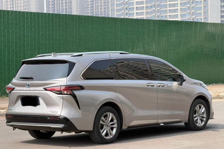 Used Toyota SIENNA 2021 2.5L Hybrid Platinum Edition Exterior 6