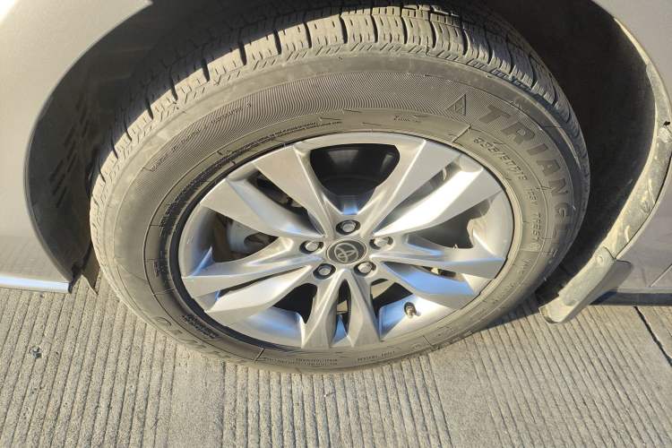 Used Toyota SIENNA 2021 2.5L Hybrid Platinum Edition Exterior 7