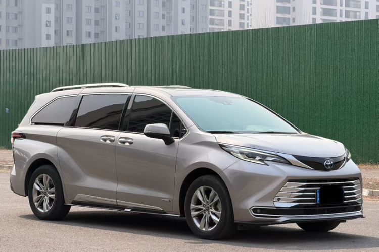 Used Toyota SIENNA 2021 2.5L Hybrid Platinum Edition Exterior 8