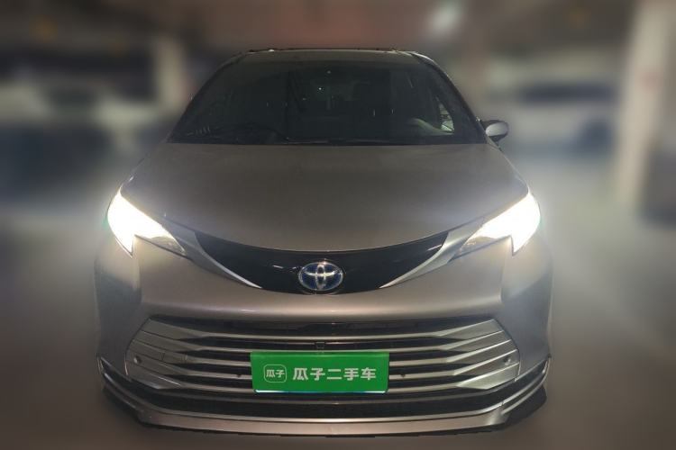 Used Toyota SIENNA 2021 2.5L Hybrid Platinum Edition Front