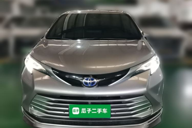 Used Toyota SIENNA 2021 2.5L Hybrid Platinum Edition Front